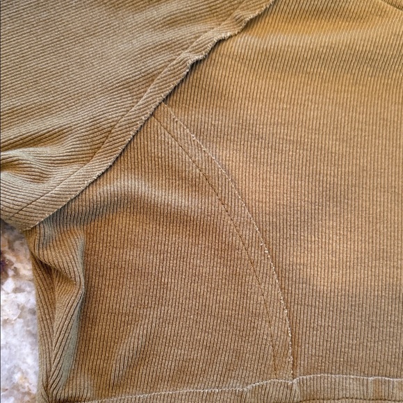 Paper Crane Mustard Long Sleeve Crop Top - Picture 2 of 4